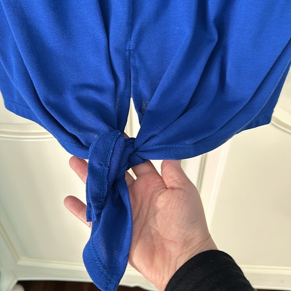 Royal blue flowy top Women’s Medium EUC - Picture 5 of 6